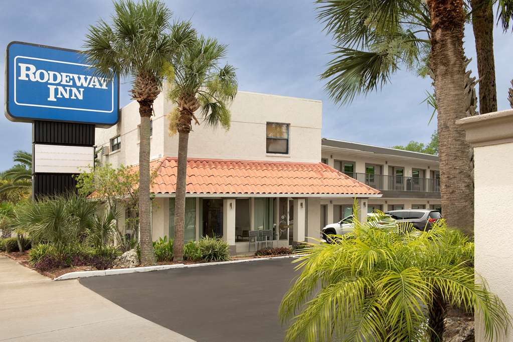 Hotel Rodeway Inn & Suites Fort Lauderdale Cruise Port, USA - www.trivago.ca